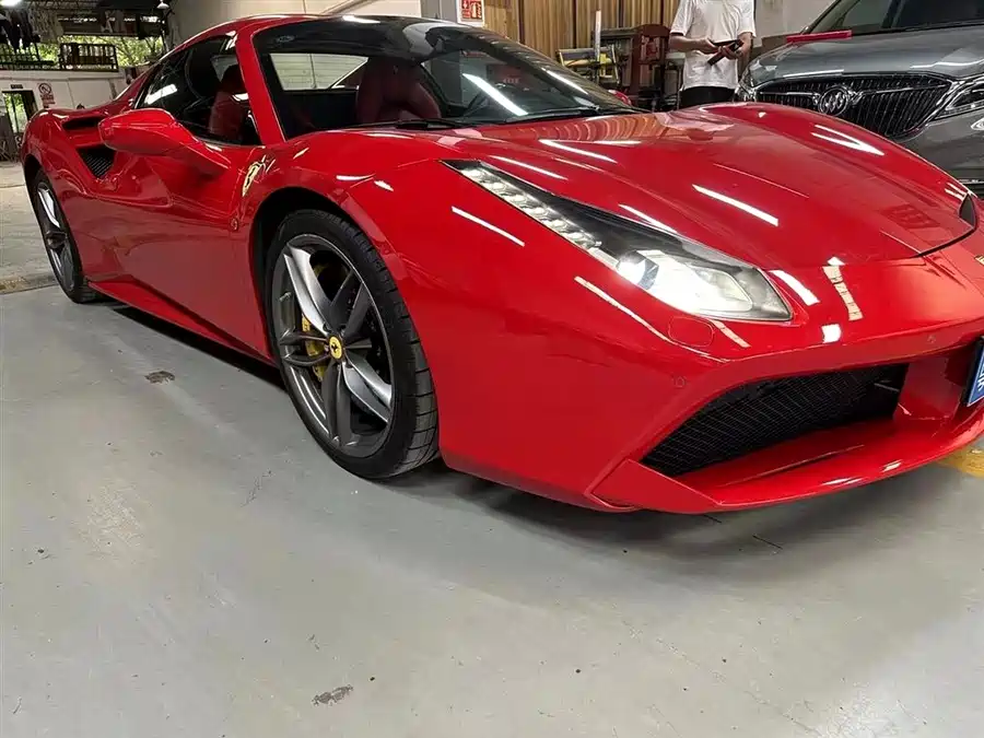 Ferrari 488