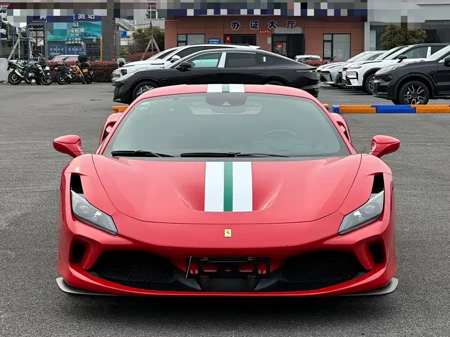 Ferrari F8