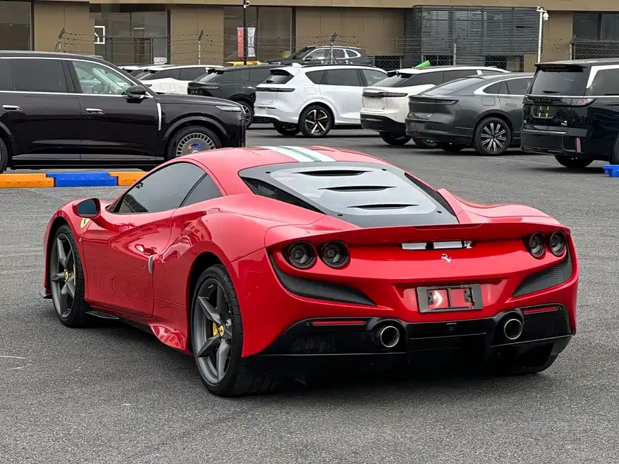 Ferrari F8