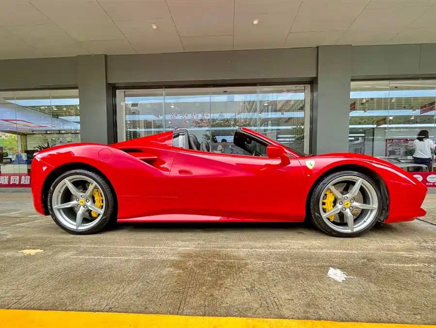 Ferrari 488