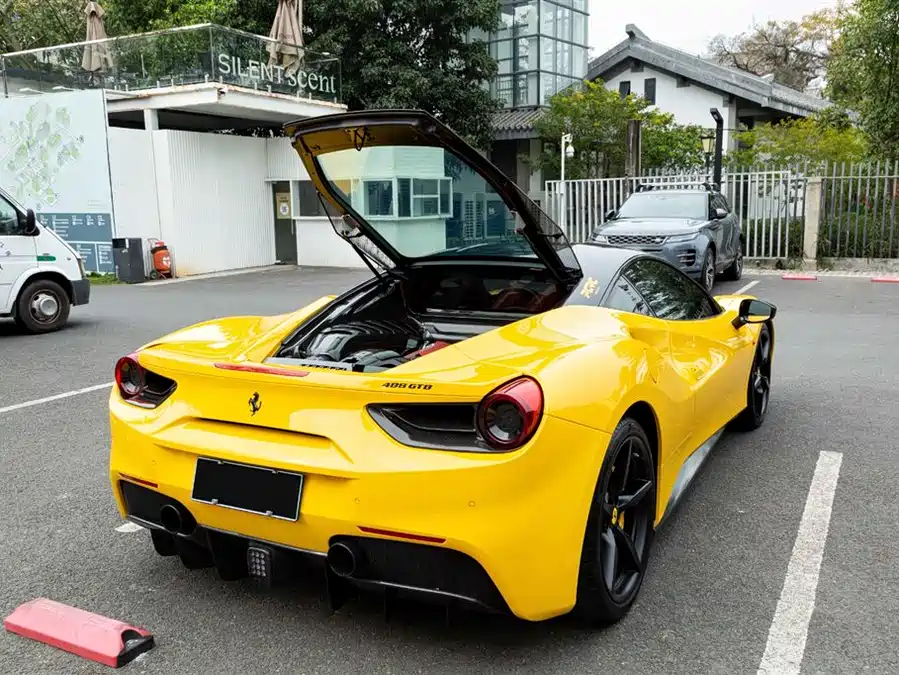 Ferrari 488