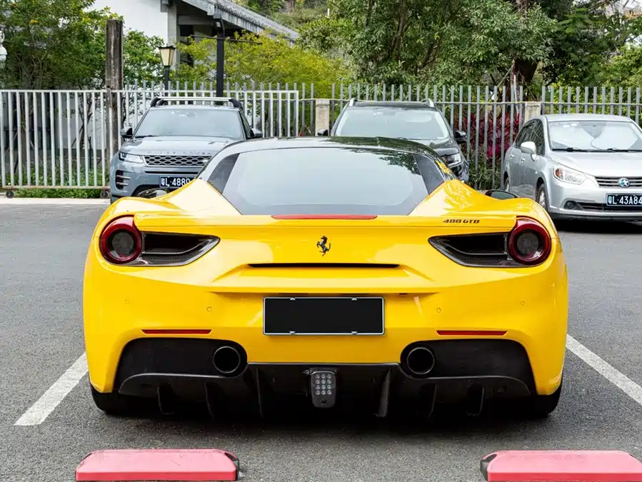 Ferrari 488