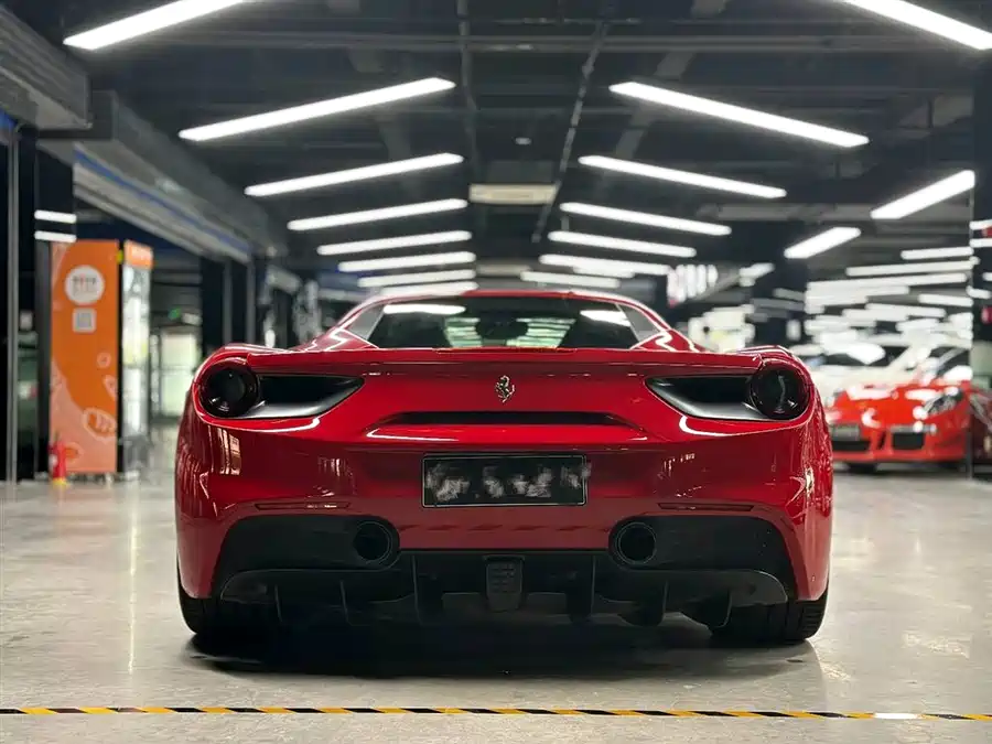 Ferrari 488