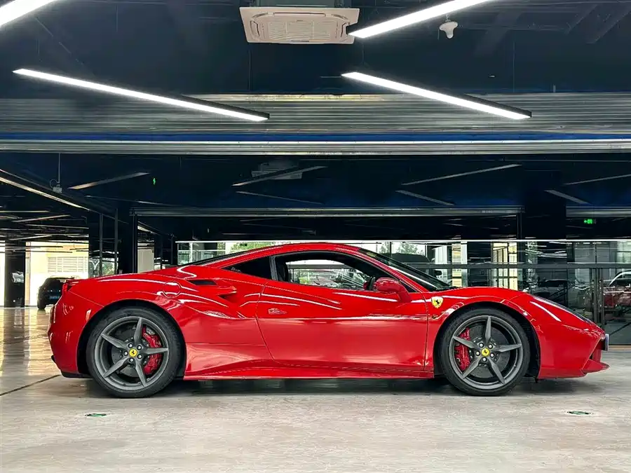 Ferrari 488