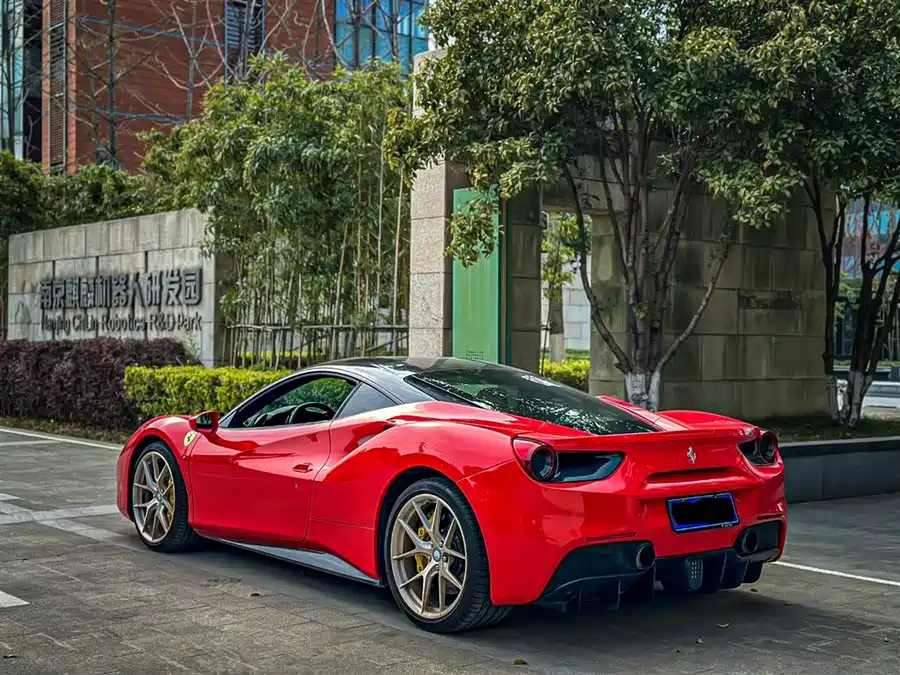 Ferrari 488