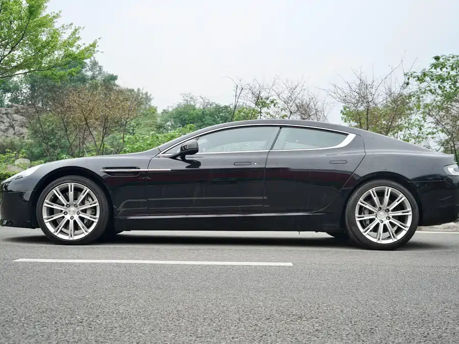 Aston Martin Rapide