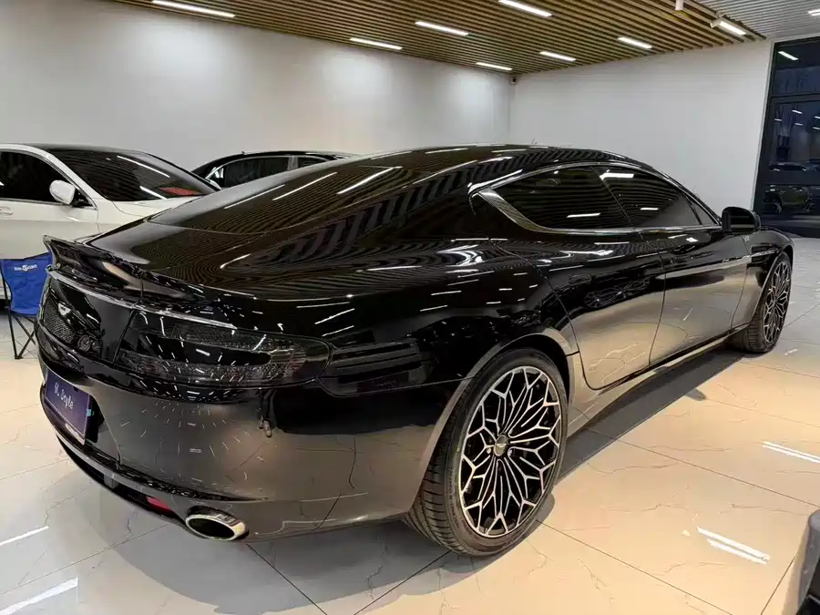 Aston Martin Rapide