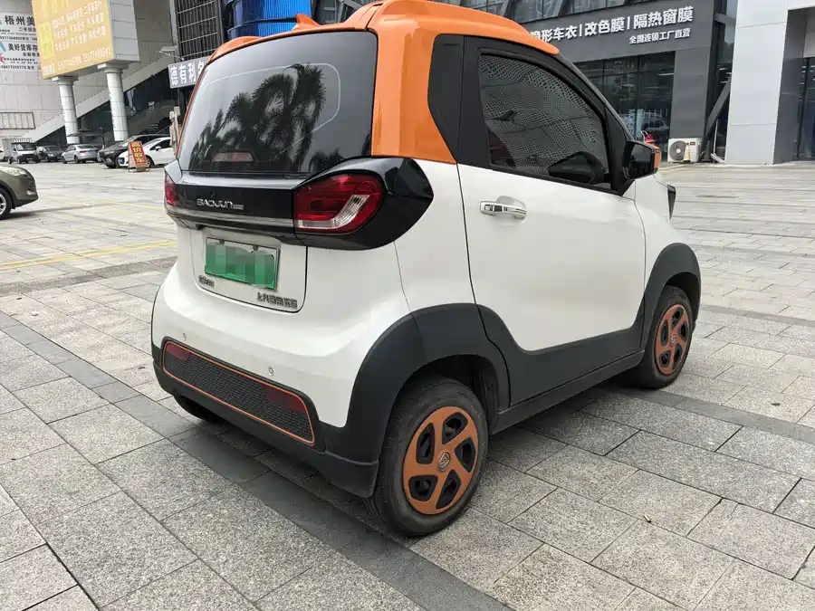 Baojun E100