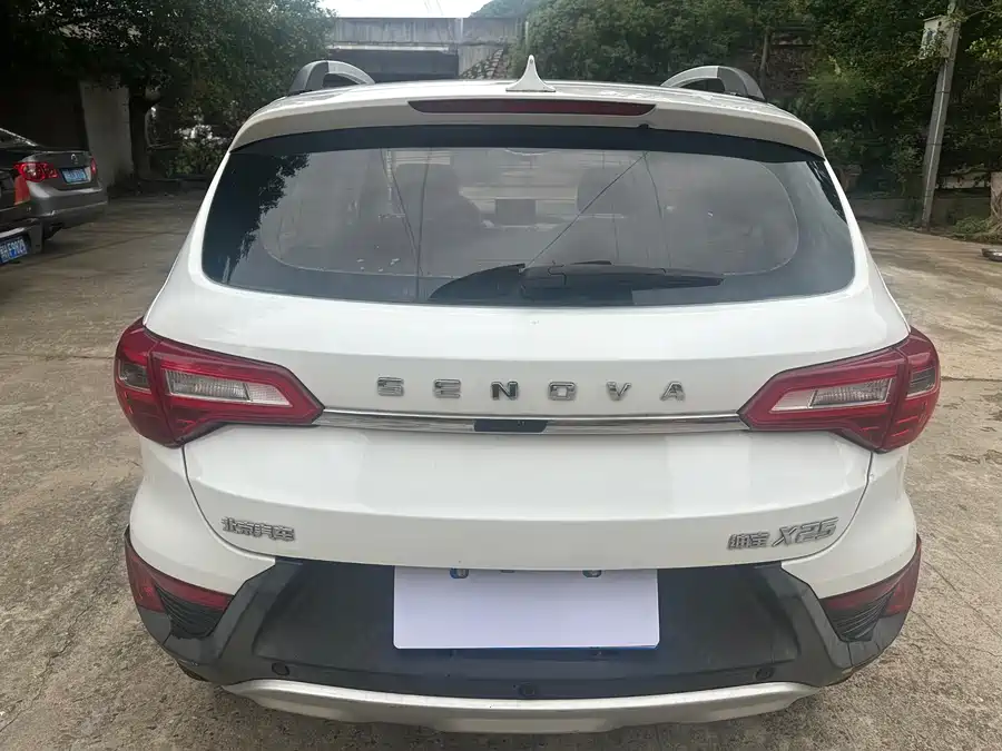 BAIC Saab X25