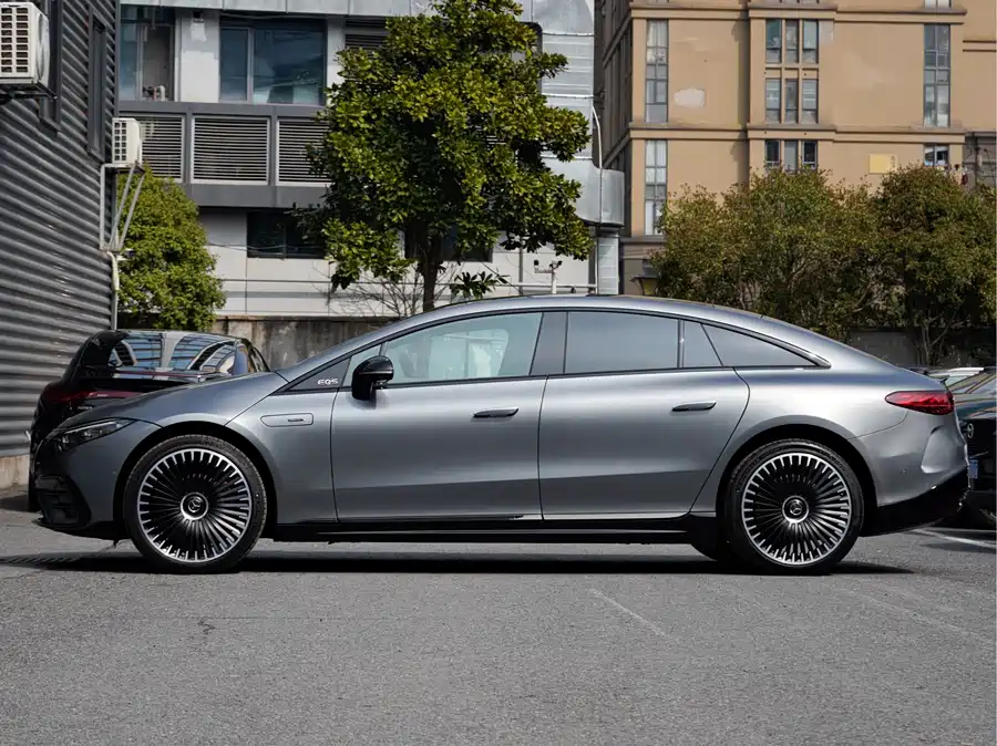 Mercedes Benz EQS AMG