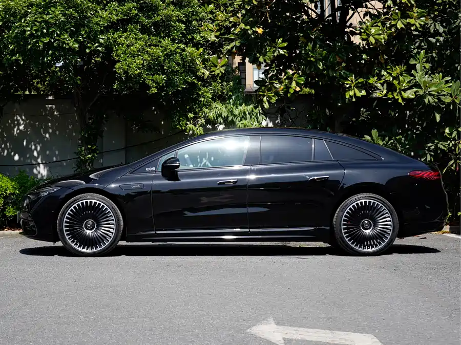 Mercedes Benz EQS AMG