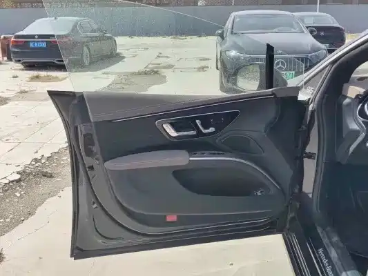 Mercedes Benz EQS
