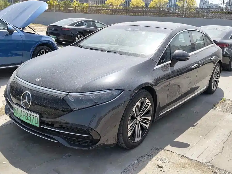 Mercedes Benz EQS