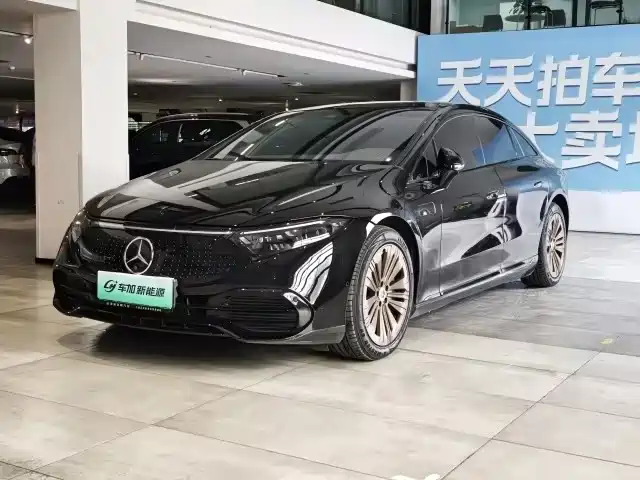 Mercedes Benz EQS