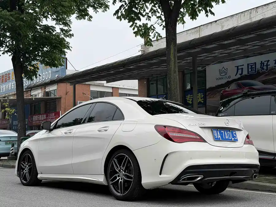 Mercedes-Benz CLA