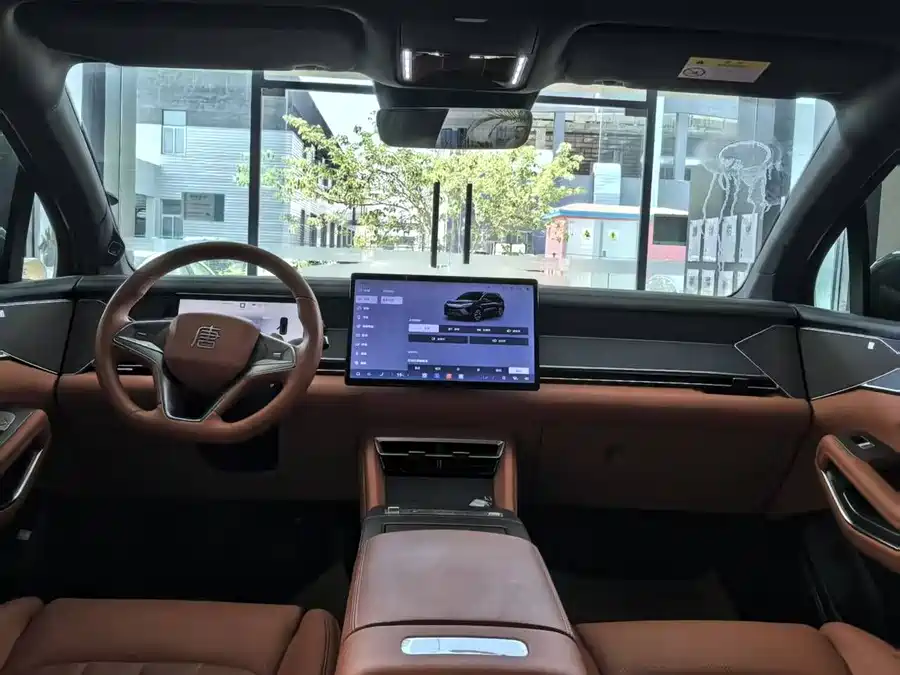 BYD Tang L