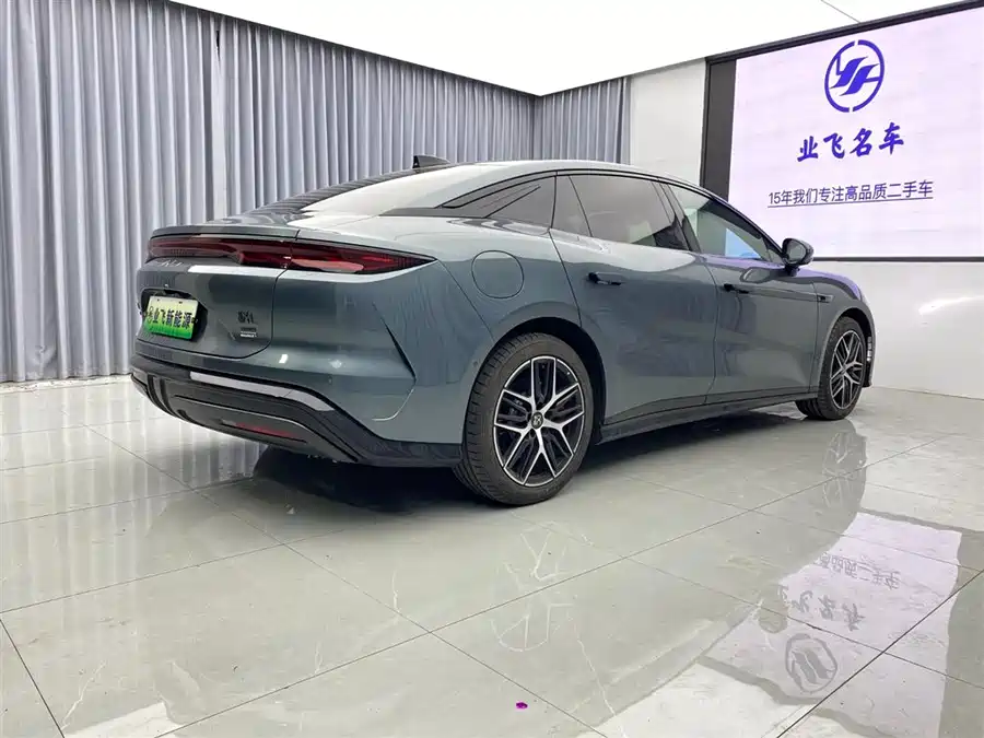 BYD Han L