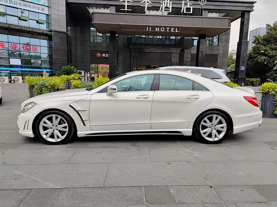 Mercedes Benz CLS