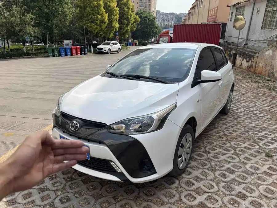 Toyota YARiS L