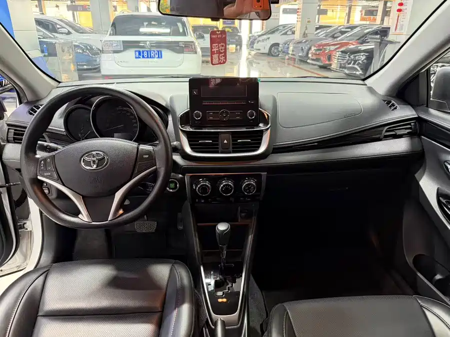 Toyota YARiS L