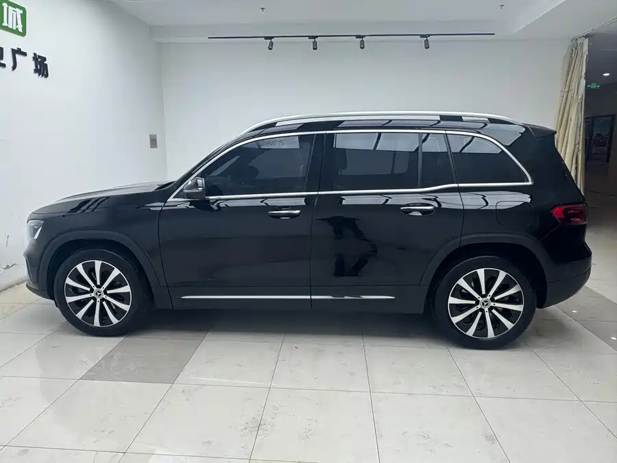 Mercedes Benz GLB