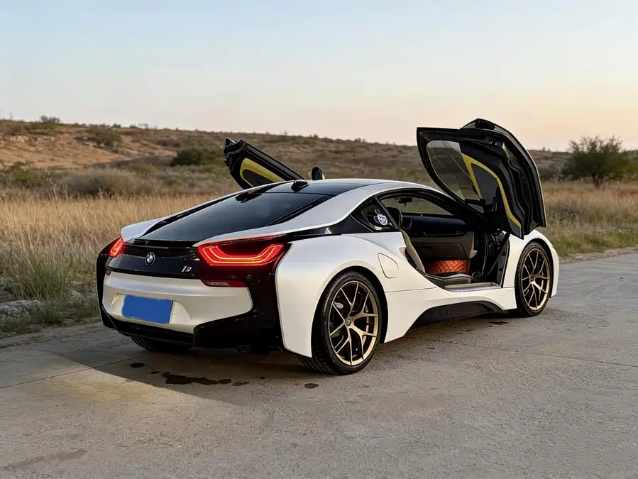 BMW i8