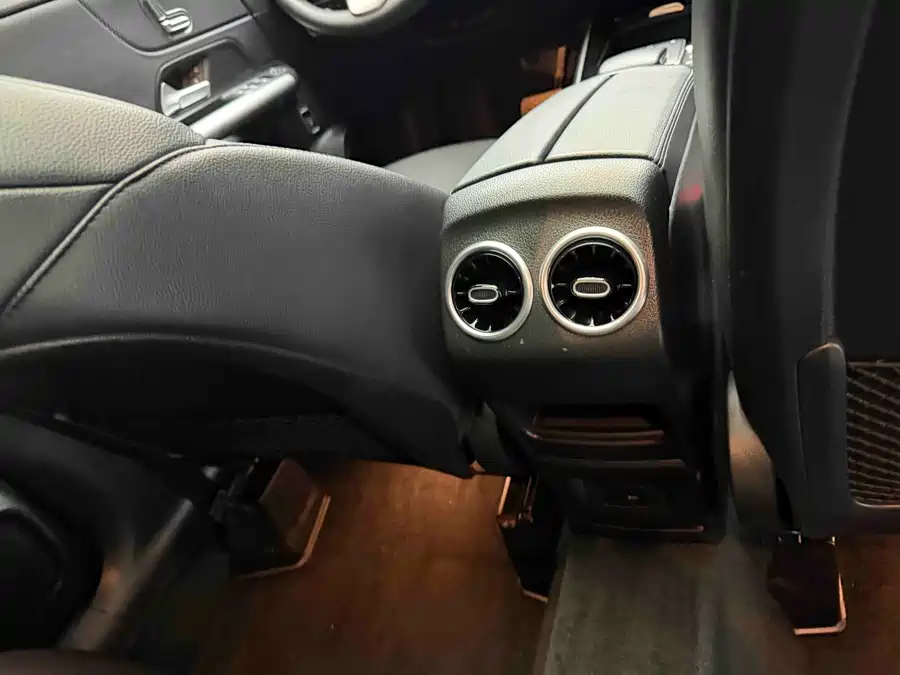 Mercedes Benz GLA