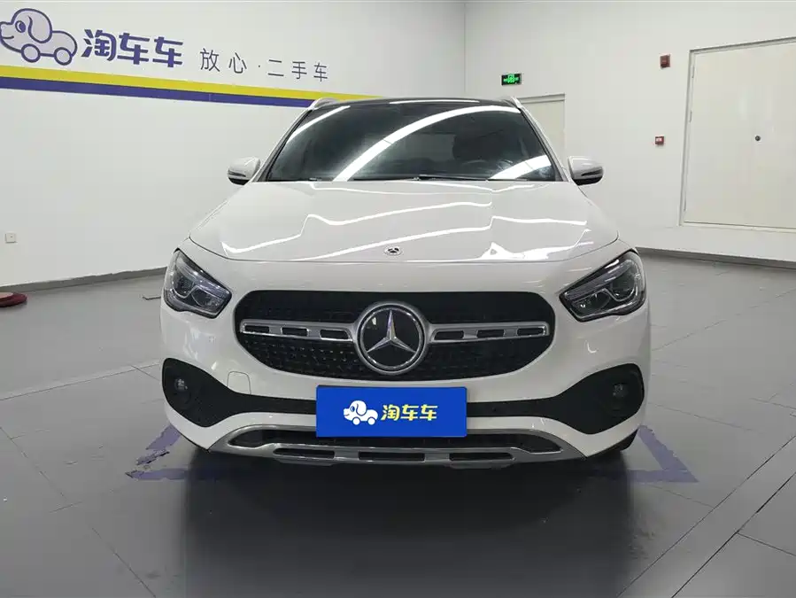 Mercedes Benz GLA