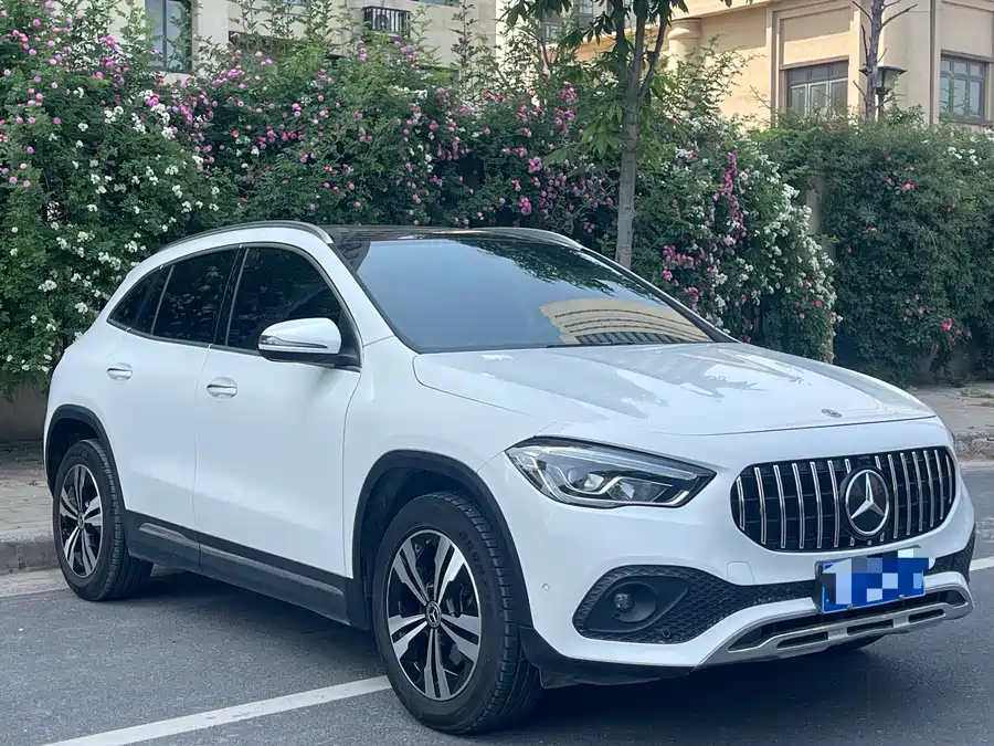 Mercedes Benz GLA