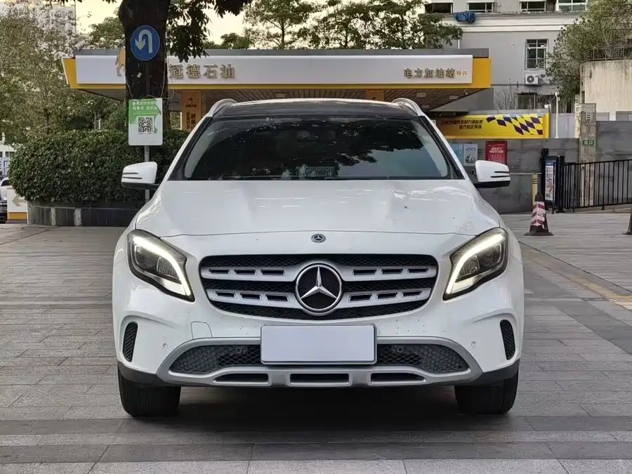 Mercedes Benz GLA
