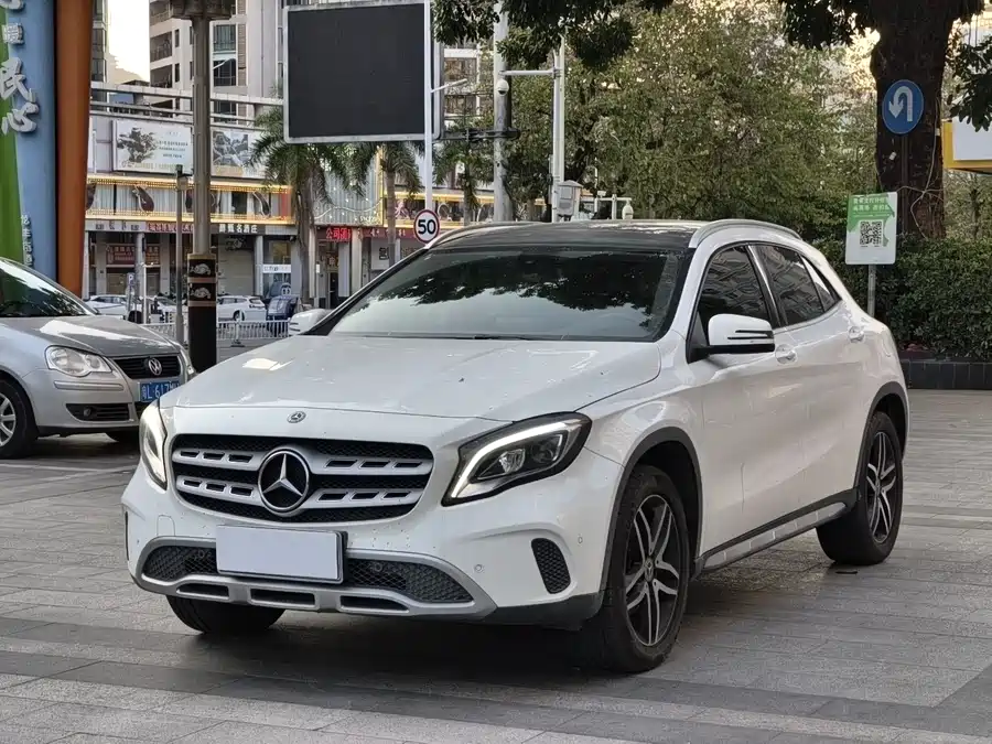 Mercedes Benz GLA