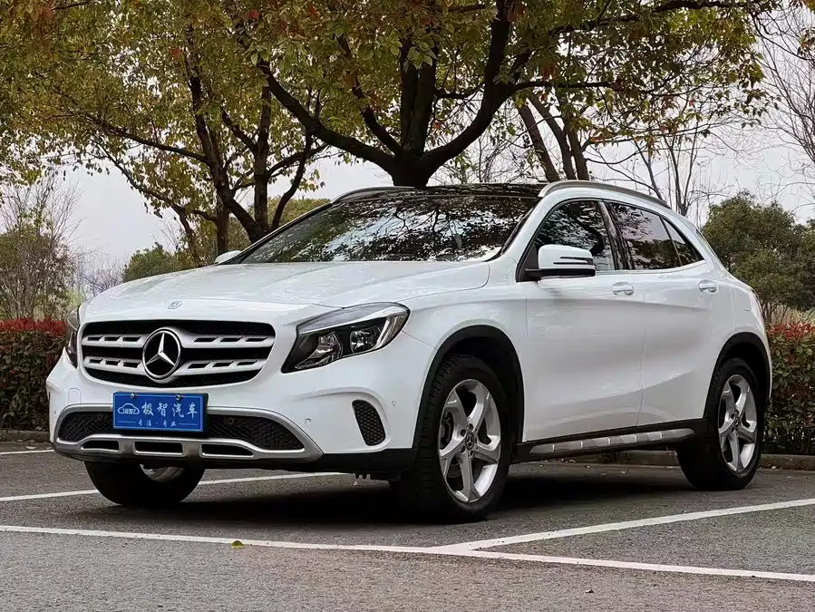 Mercedes Benz GLA