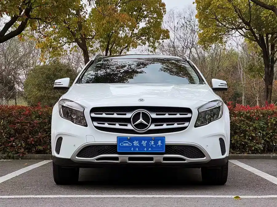 Mercedes Benz GLA