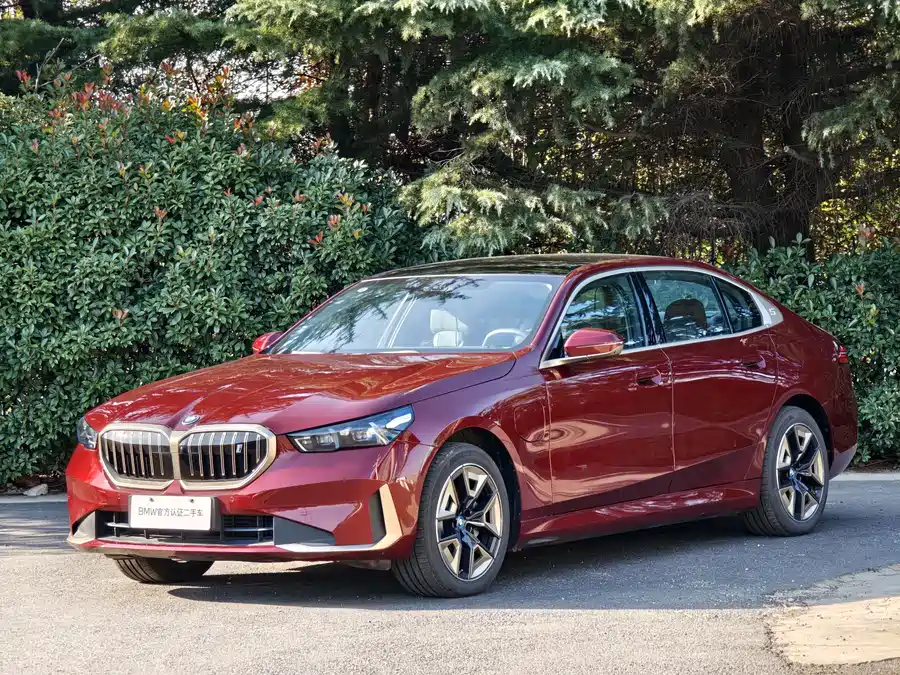 BMW i5