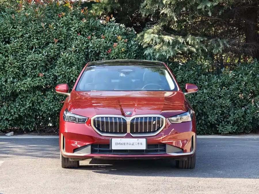 BMW i5
