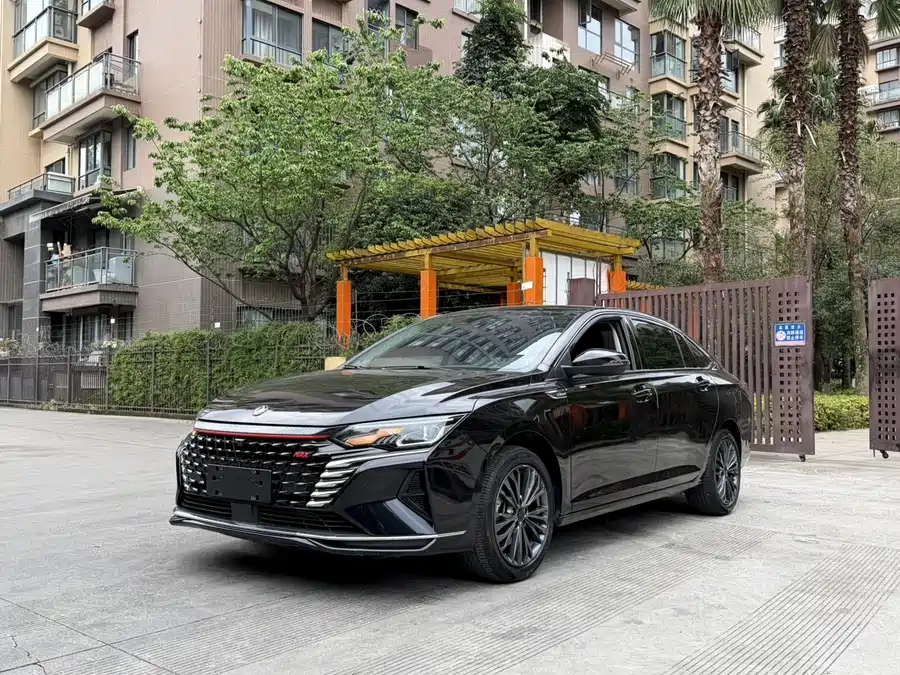 Dongfeng Yixuan MAX