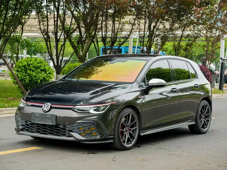 Volkswagen Golf GTI