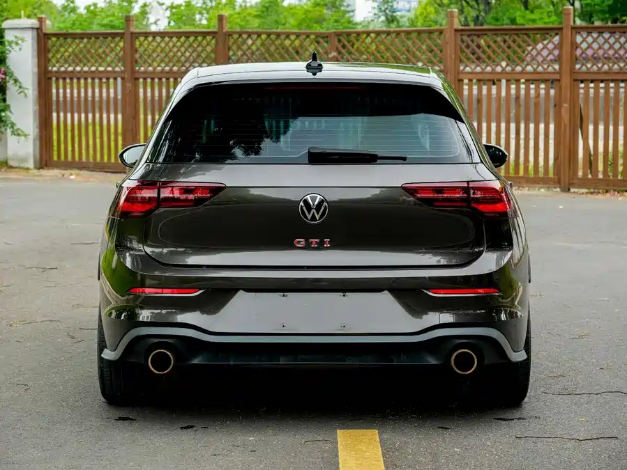 Volkswagen Golf GTI