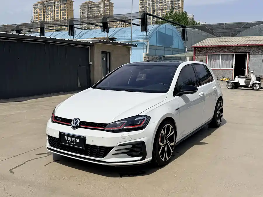 Volkswagen Golf GTI