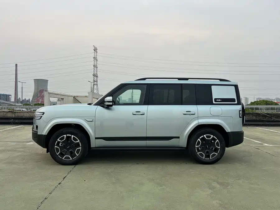 BYD Leopard Titanium 7