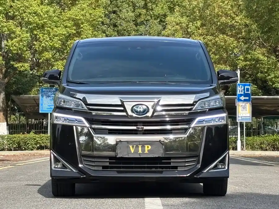 Toyota Crown Vellfire