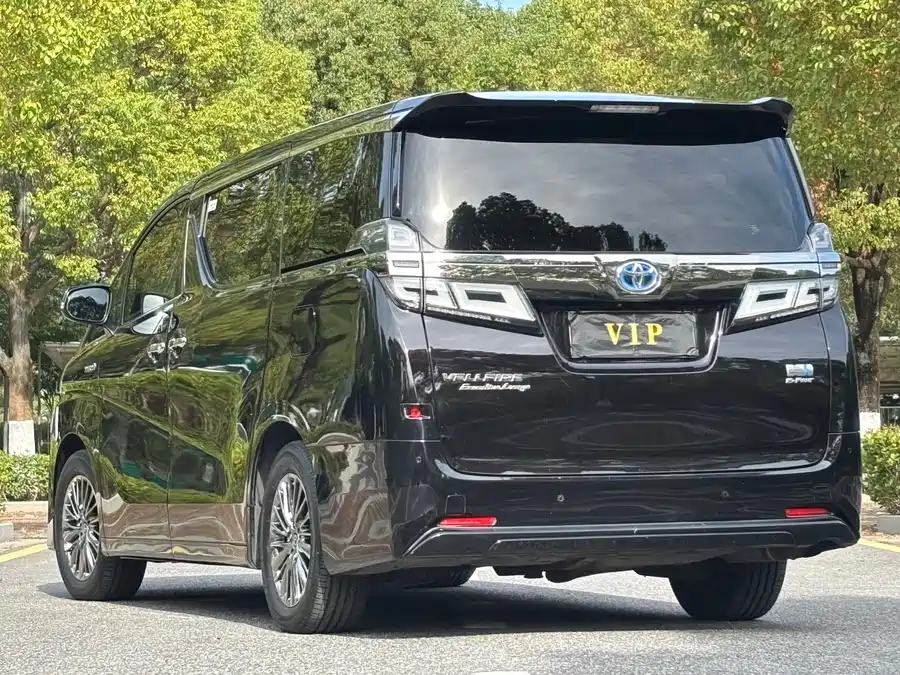 Toyota Crown Vellfire