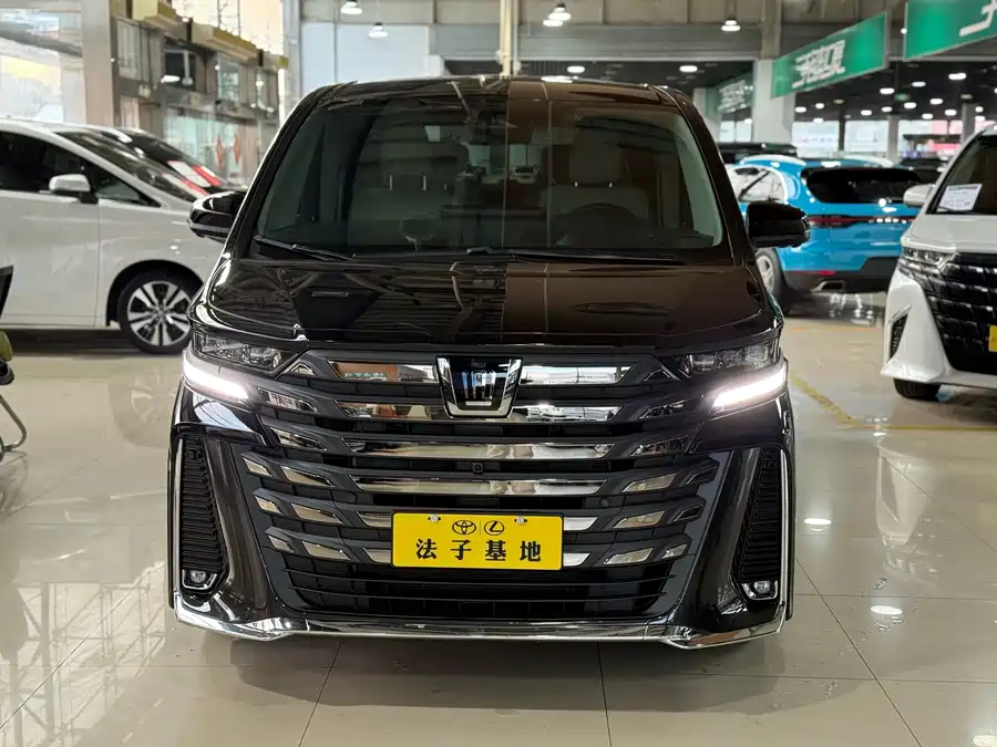 Toyota Crown Vellfire