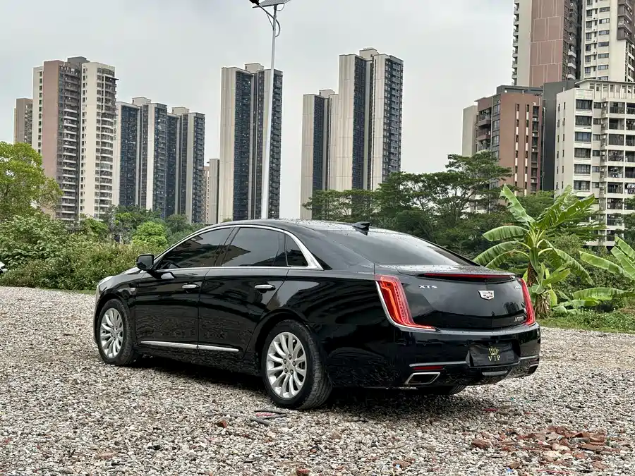 Cadillac XTS