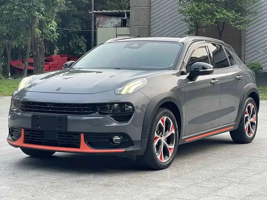 Lynk & Co 02