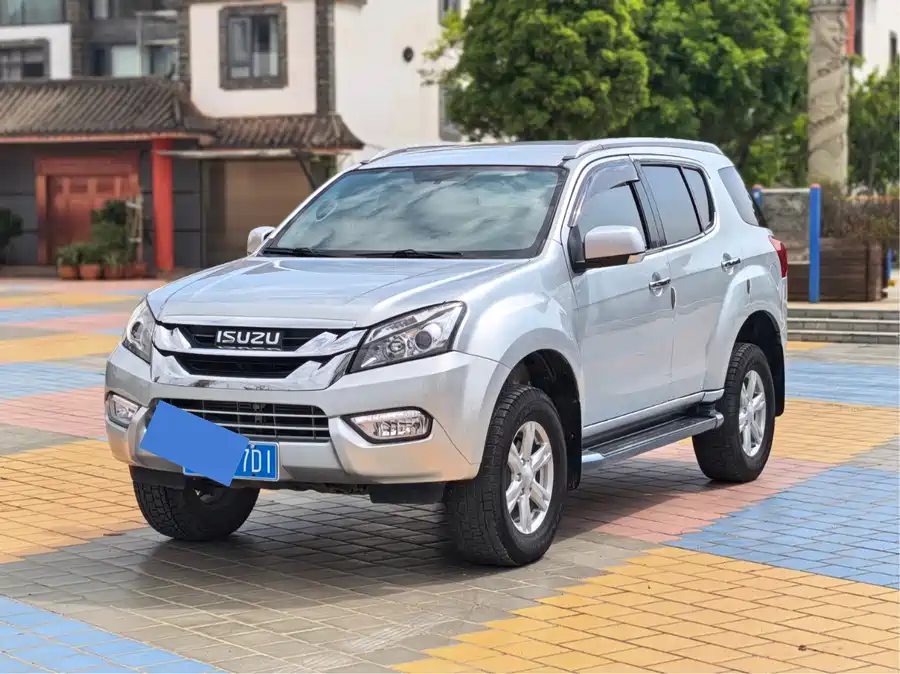 Isuzu mu-X