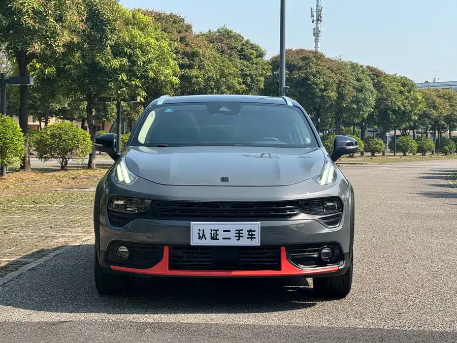 Lynk & Co 02