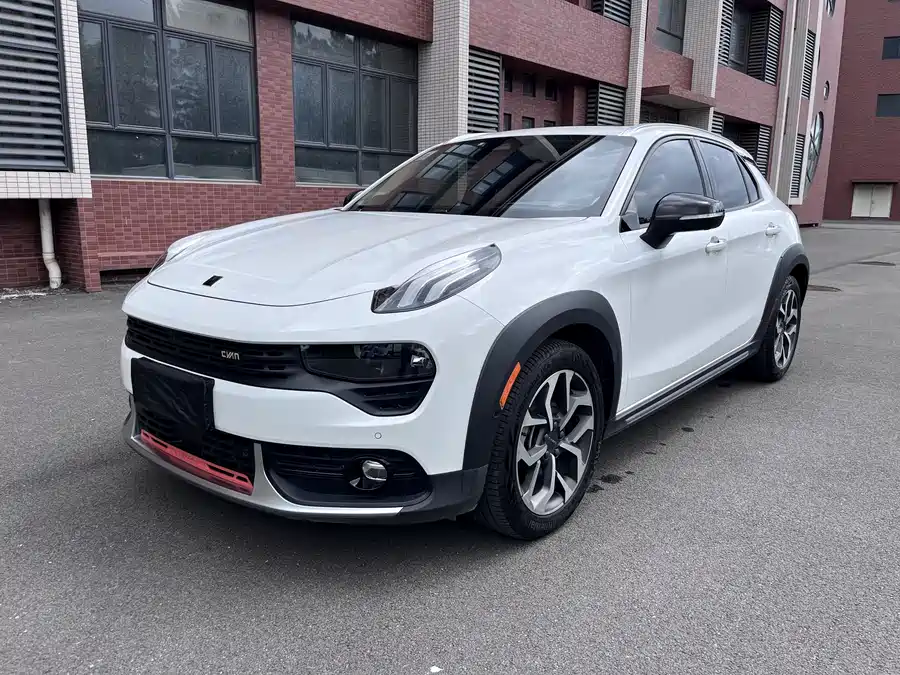 Lynk & Co 02