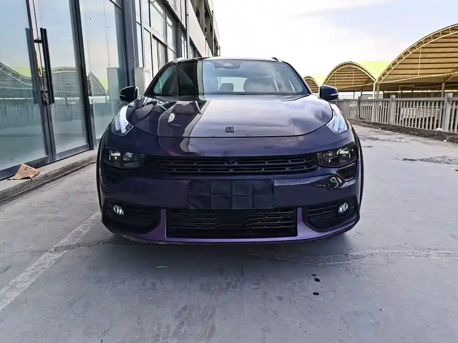Lynk & Co 02