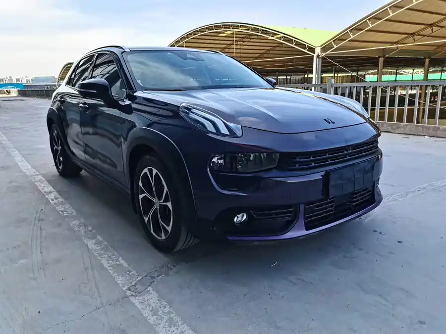 Lynk & Co 02